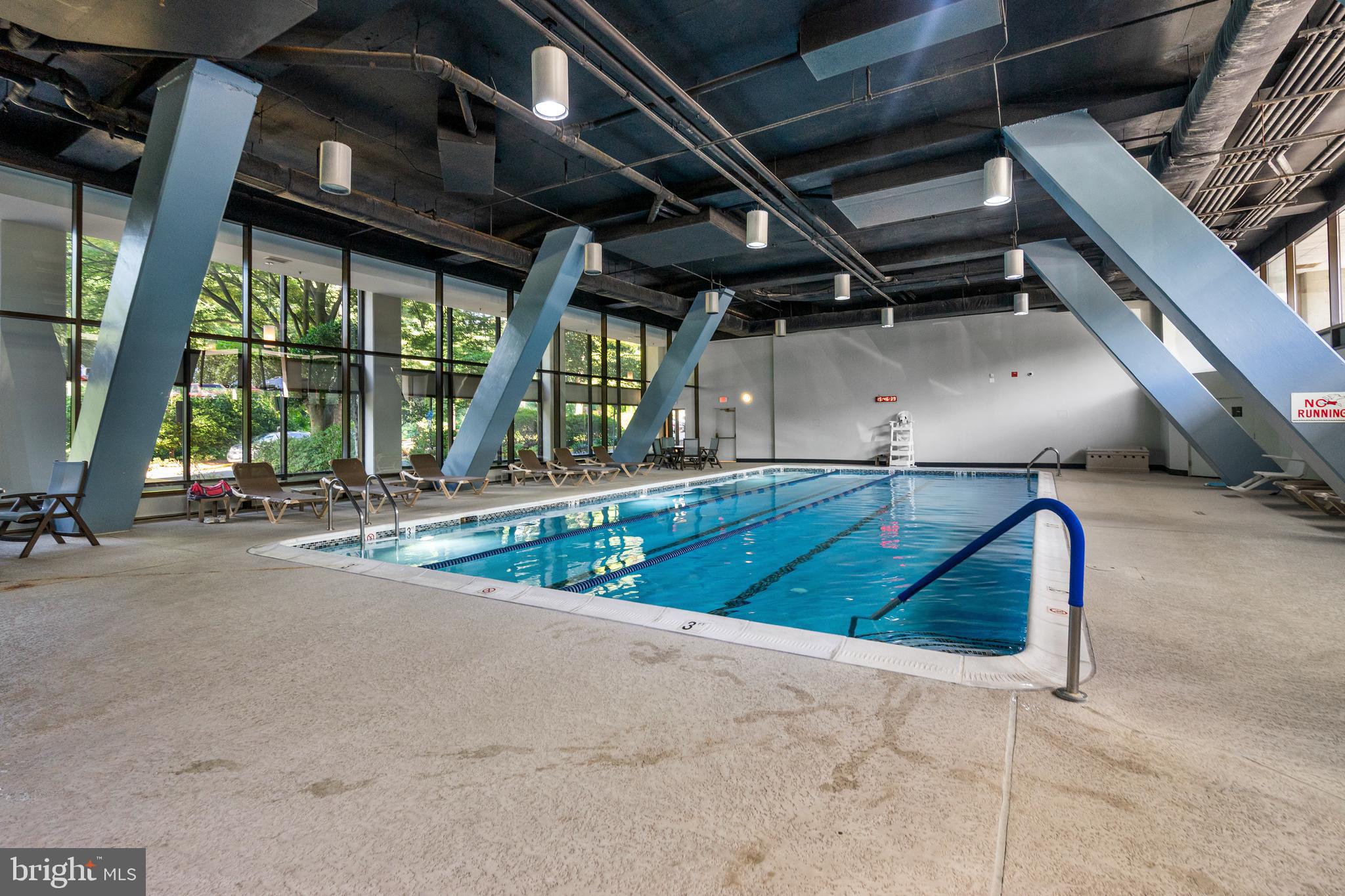 LAKESIDE PLAZA - Residential