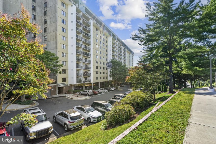 Welcome to Unit 703 at 3800 Powell Lane, a spacious 1-bedroom, 1-bathroom condo offering 946 square feet of comfortable living space. Nestled on the 7th floor, this residence boasts serene wooded views from a private balcony, providing a tranquil retreat from the bustling city life.
Featuring updated appliances in the kitchen for a modern cooking experience.​ Spacious living room with balcony access. A large walk-in closet in the bedroom, offering ample storage space.  Enjoy year-round comfort with an updated HVAC system and an Ecobee smart thermostat, allowing for efficient and customizable temperature settings.  Assigned parking space & extra storage. 
Enjoy many amenities--indoor & outdoor swimming pools, tennis courts, fitness center, sauna & library. 
Situated inside the Beltway, this condo is in close proximity to public transportation, making commuting a breeze. Nearby businesses include Trader Joe's, Harris Teeter, and Starbucks, offering convenient shopping and dining options. Experience the perfect blend of comfort, convenience, and community. Don't miss the opportunity to make this exceptional condo your new home!
