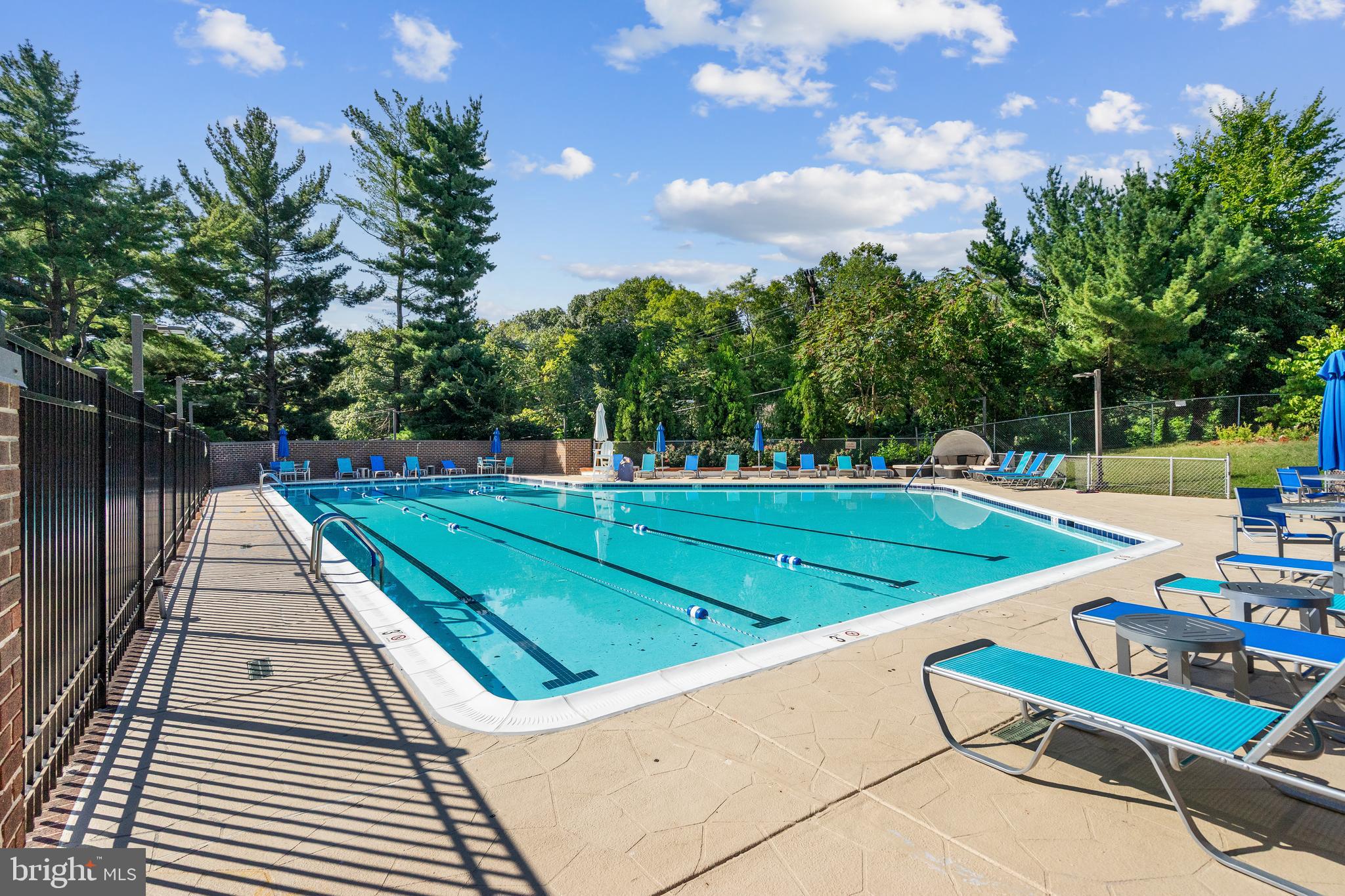 LAKESIDE PLAZA - Residential