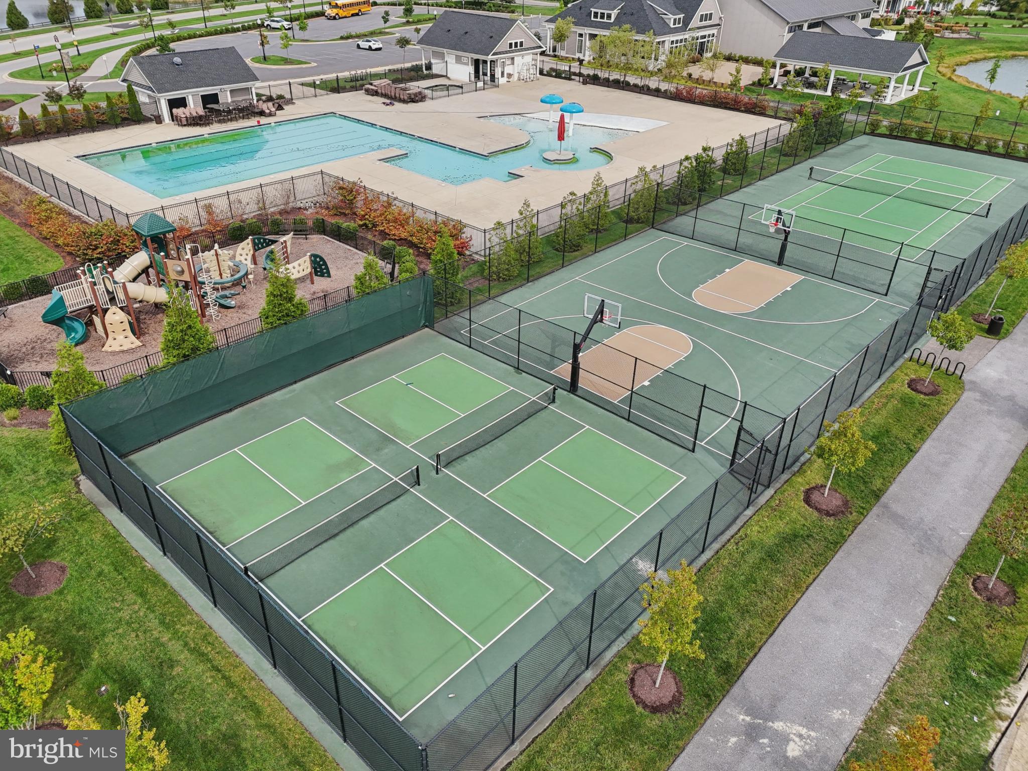 TWO RIVERS - Residential