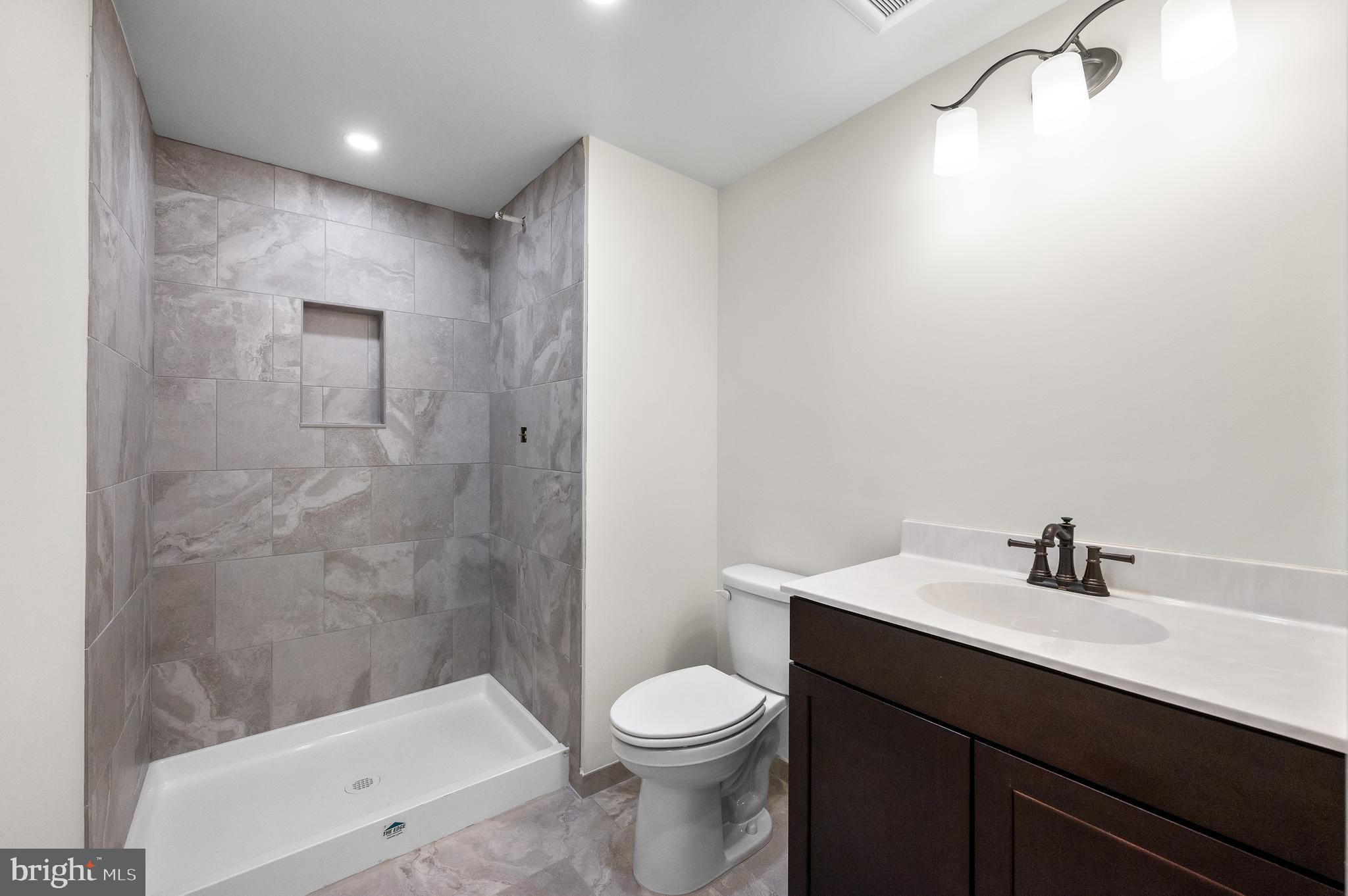 VILLAGE OF FOUR SEASONS - Residential