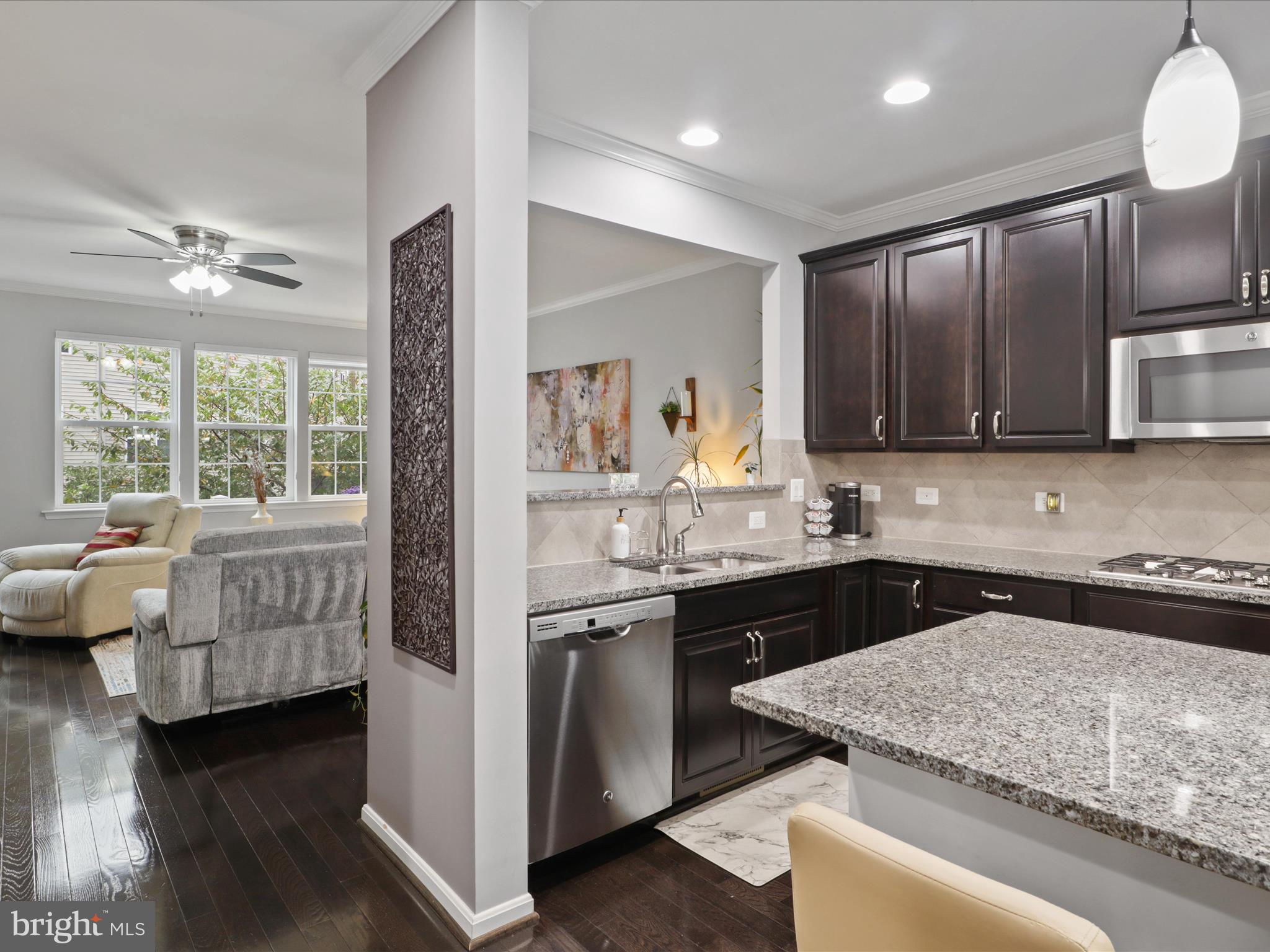 MADISON CRESCENT - Residential