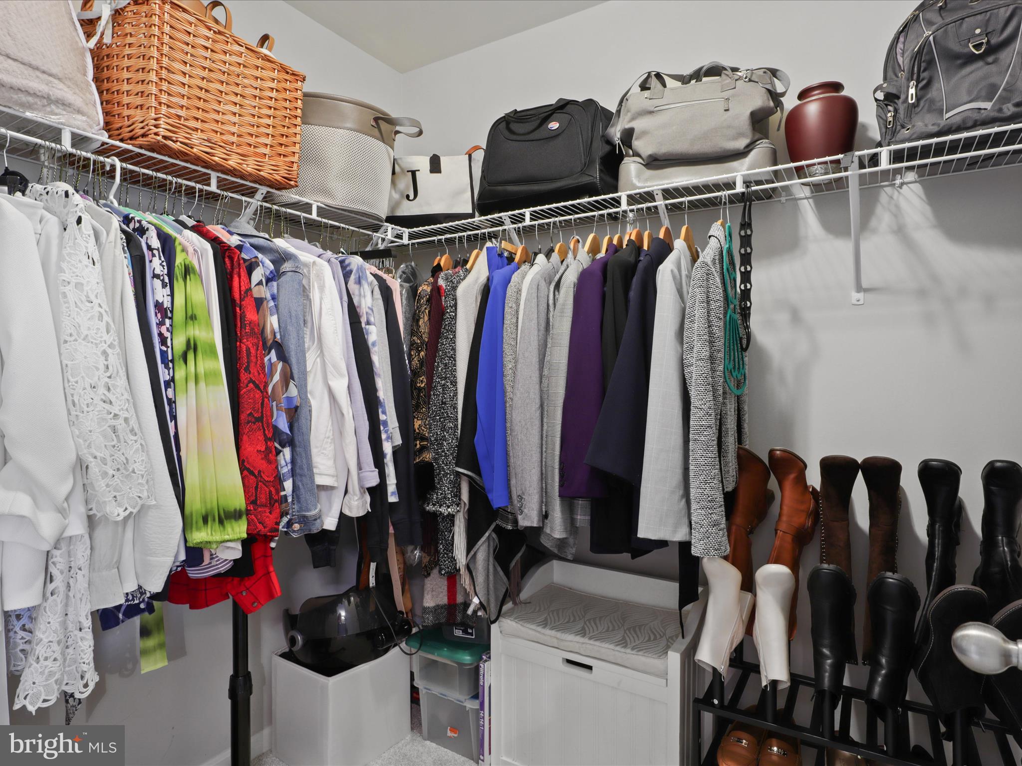 MADISON CRESCENT - Residential