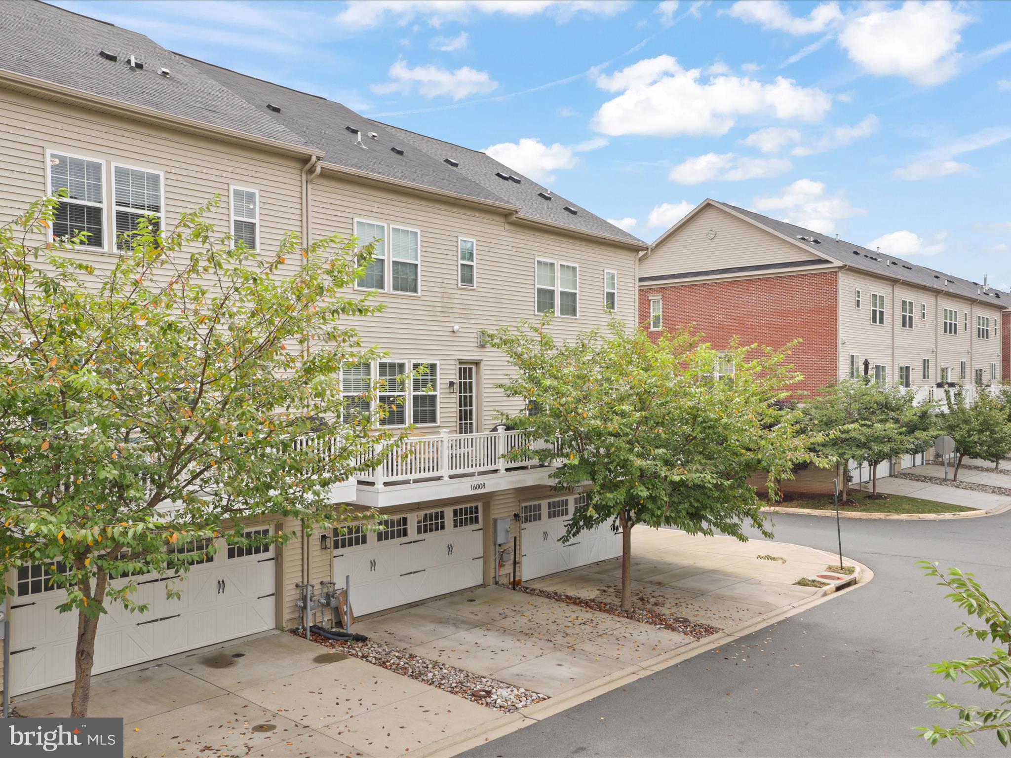 MADISON CRESCENT - Residential