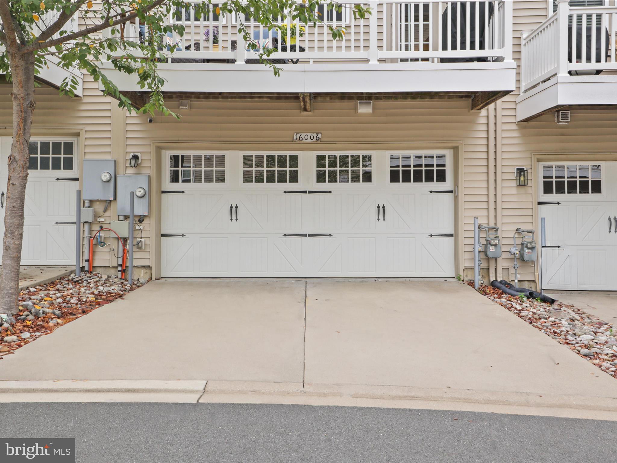 MADISON CRESCENT - Residential