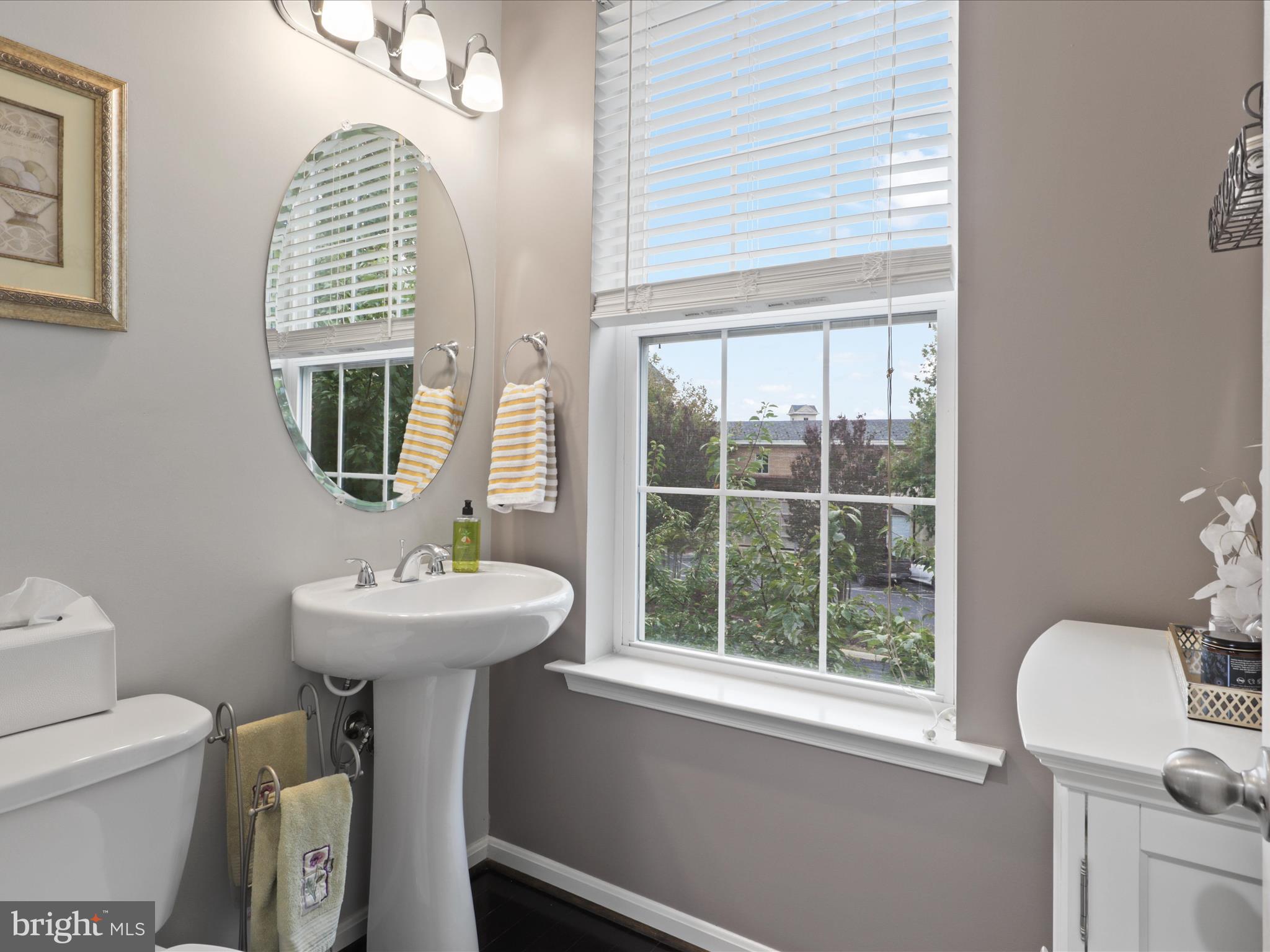 MADISON CRESCENT - Residential