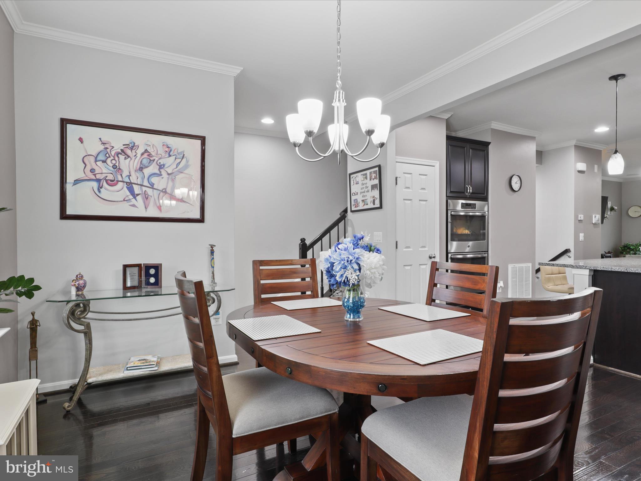 MADISON CRESCENT - Residential