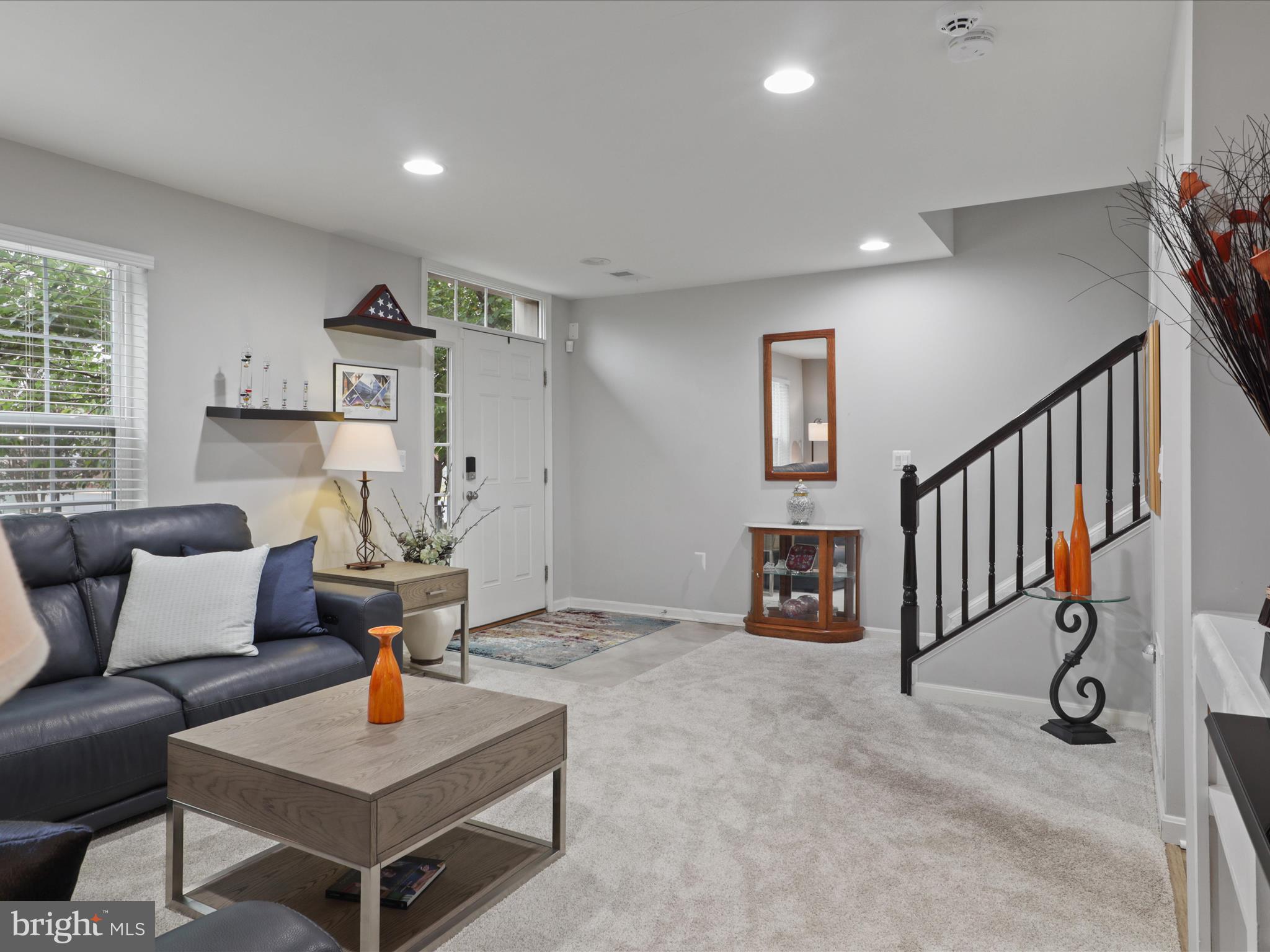 MADISON CRESCENT - Residential