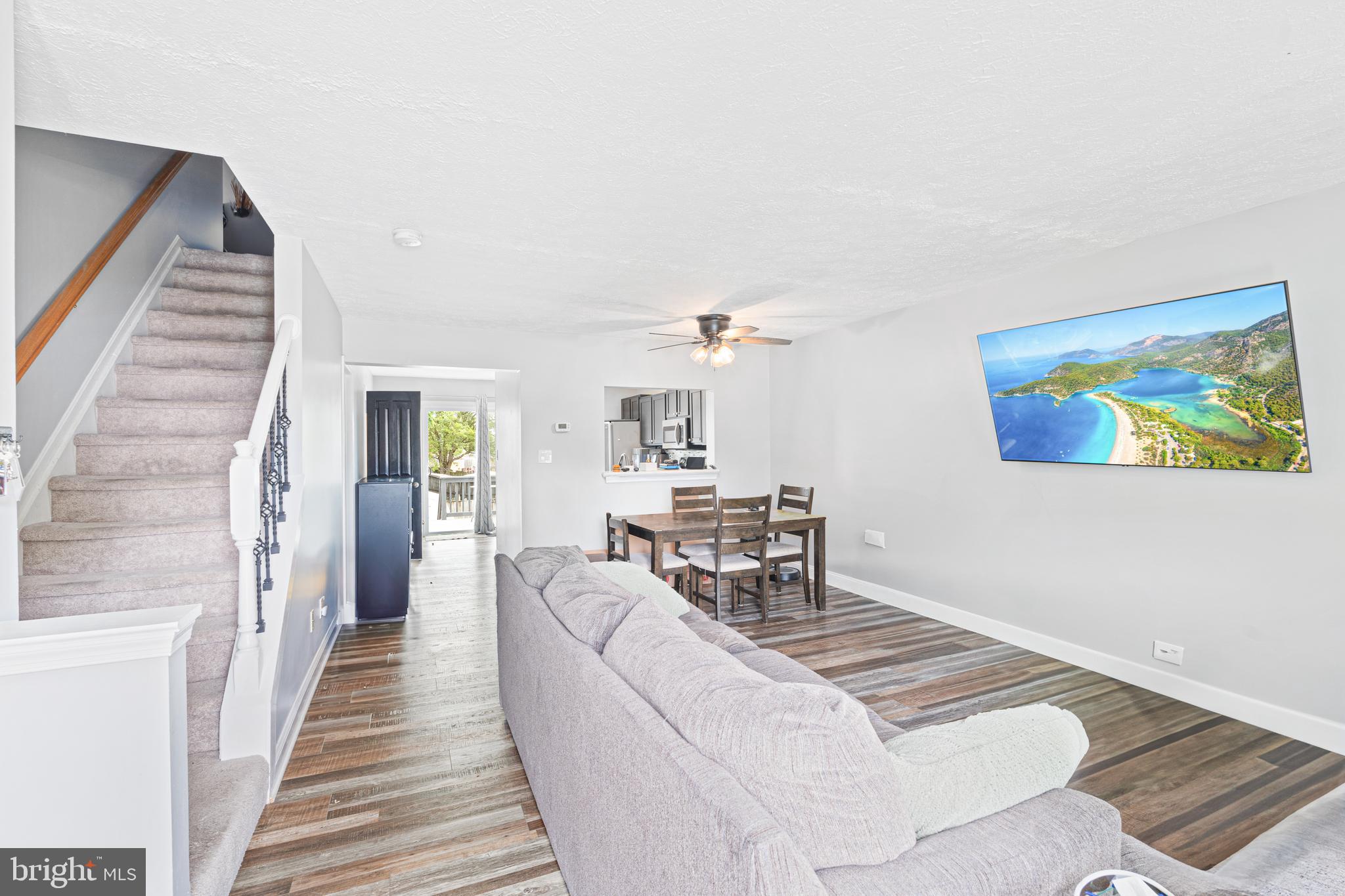 MIDDLE RIVER - Residential