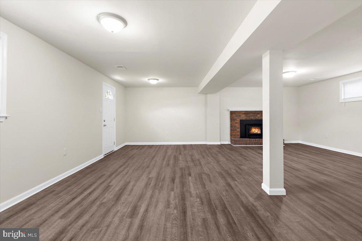 CRESTVIEW MANOR - Residential Lease