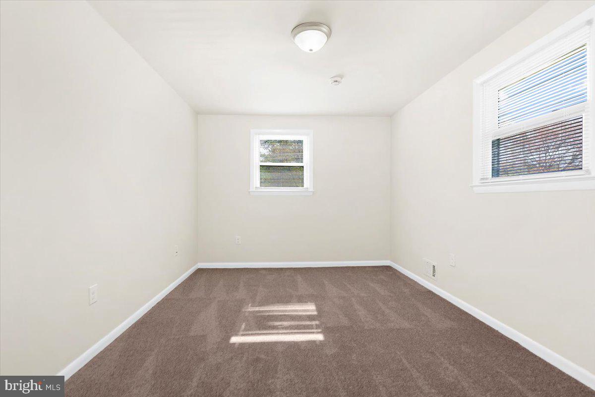 CRESTVIEW MANOR - Residential Lease