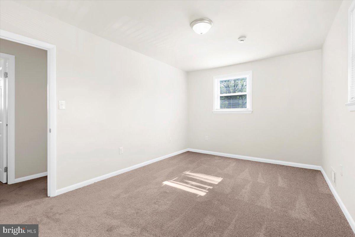 CRESTVIEW MANOR - Residential Lease