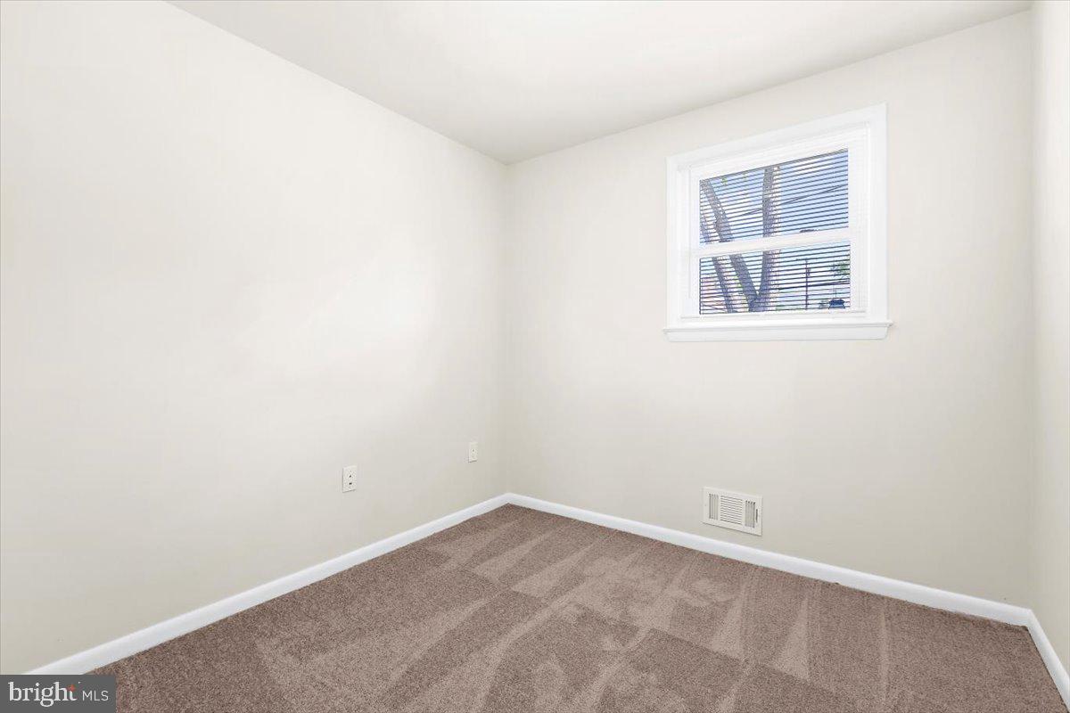 CRESTVIEW MANOR - Residential Lease