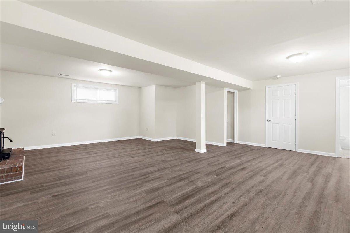 CRESTVIEW MANOR - Residential Lease