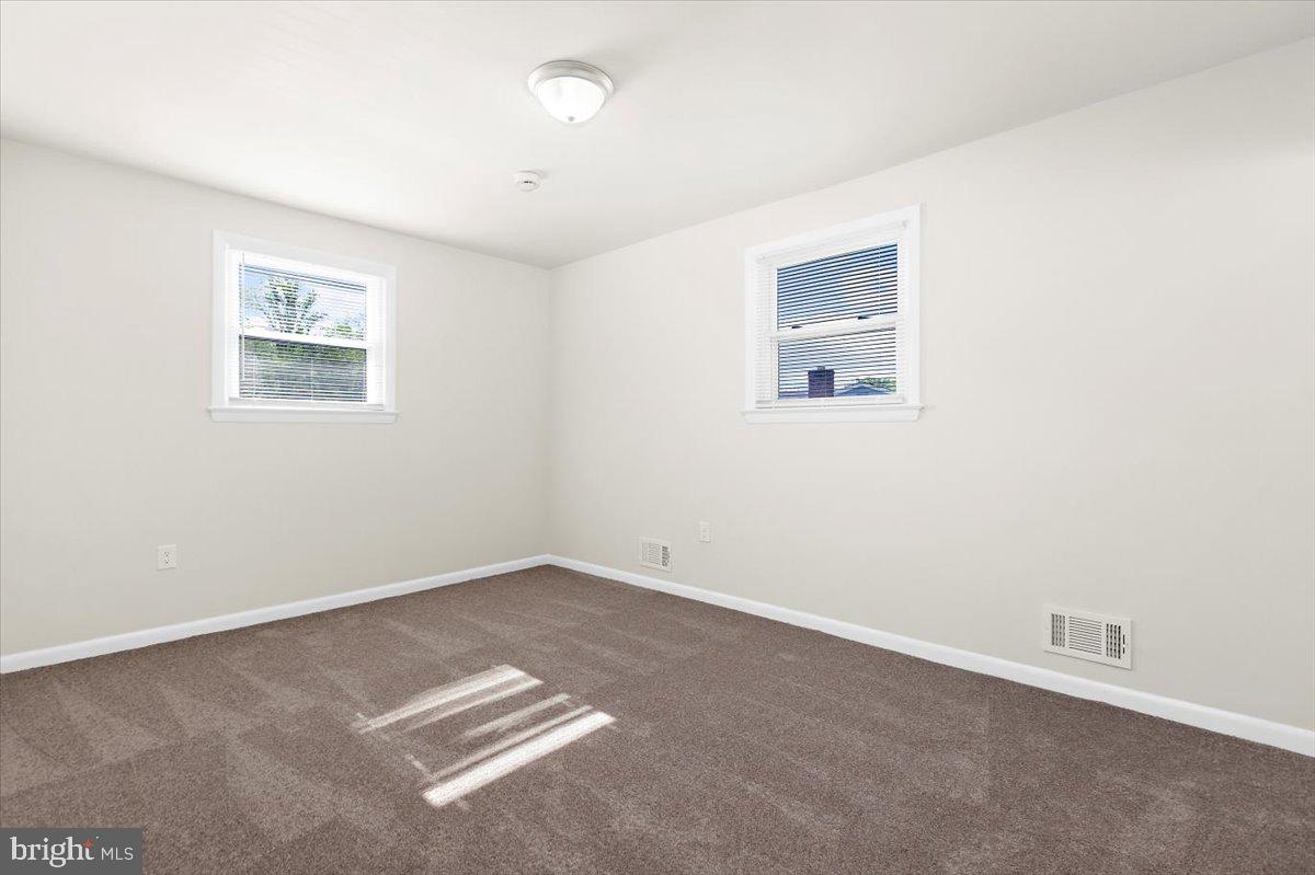 CRESTVIEW MANOR - Residential Lease