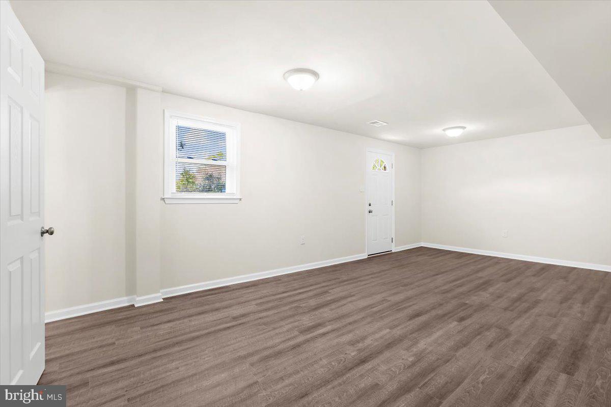 CRESTVIEW MANOR - Residential Lease