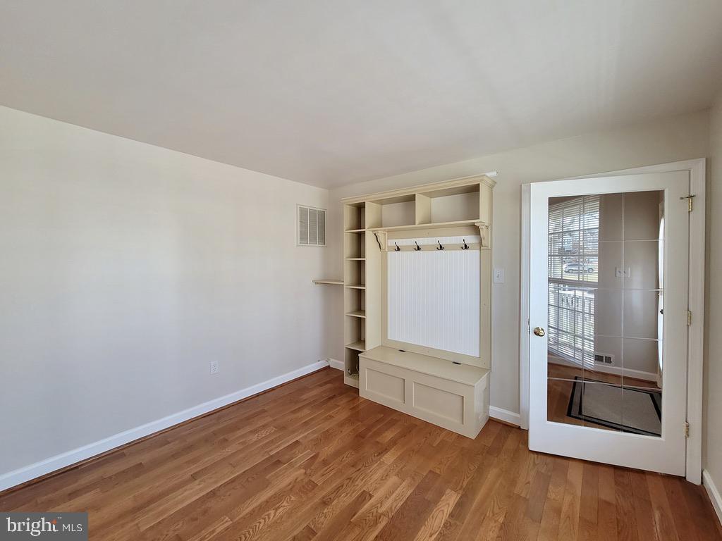 STONE RIVER - Residential Lease