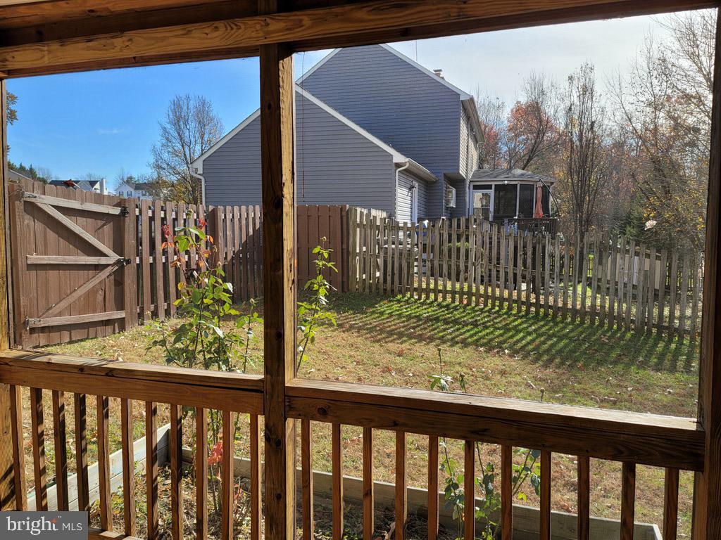 STONE RIVER - Residential Lease