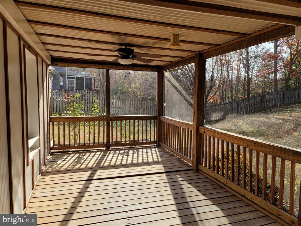 STONE RIVER - Residential Lease