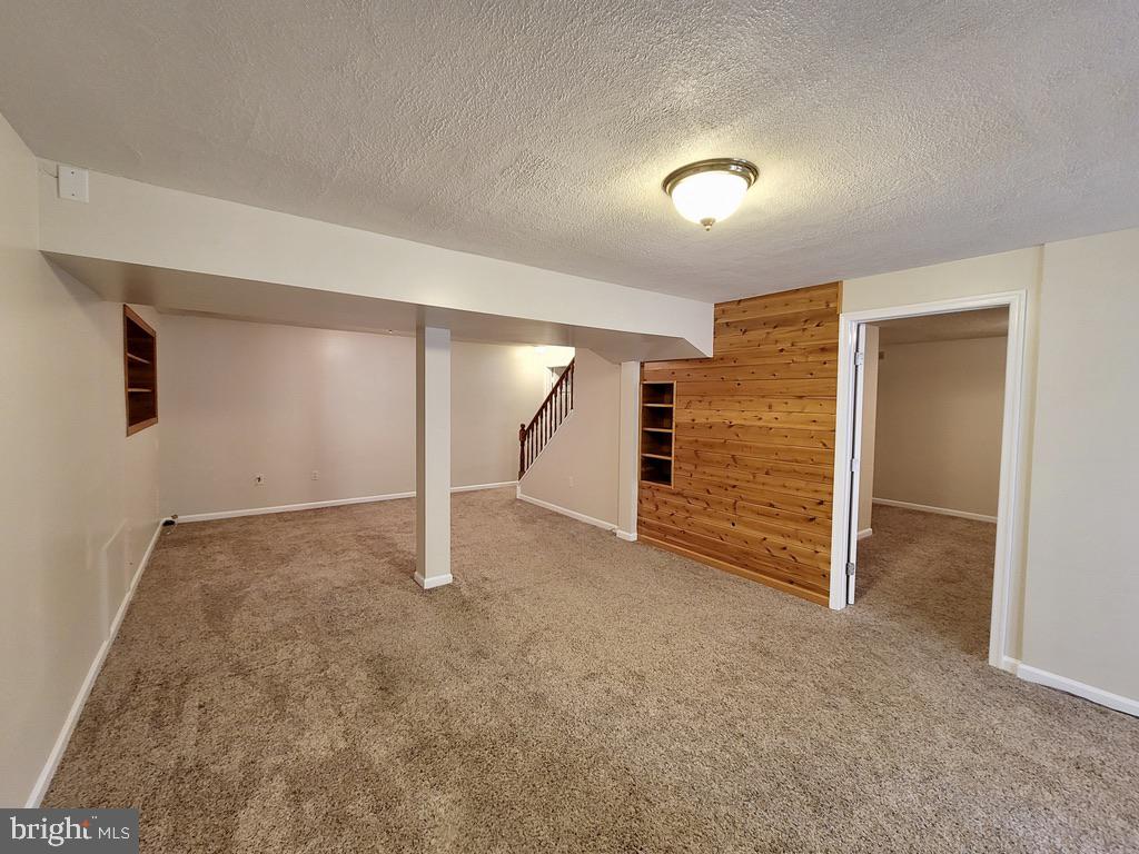 STONE RIVER - Residential Lease