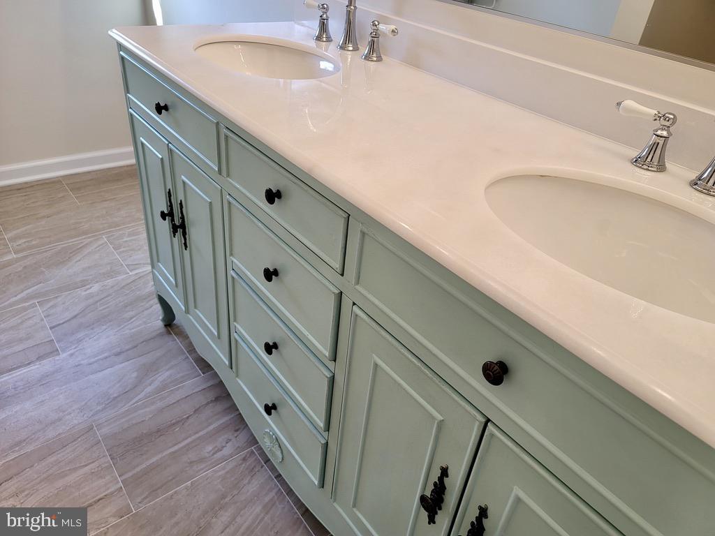 STONE RIVER - Residential Lease