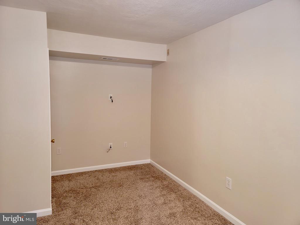 STONE RIVER - Residential Lease