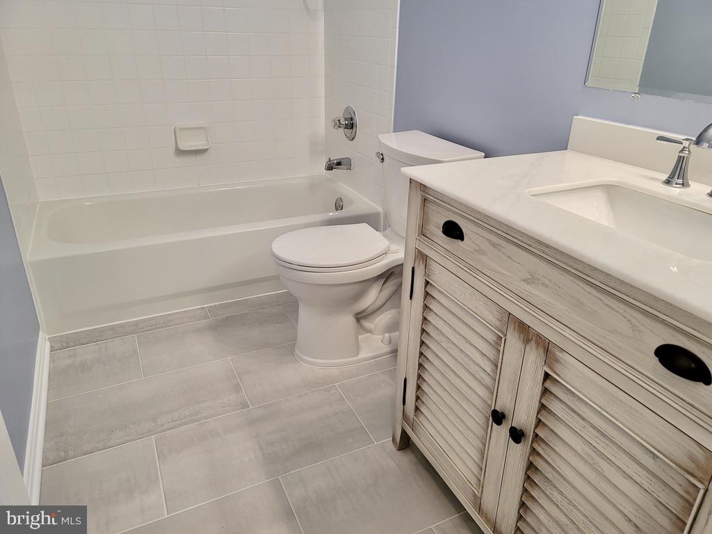 STONE RIVER - Residential Lease