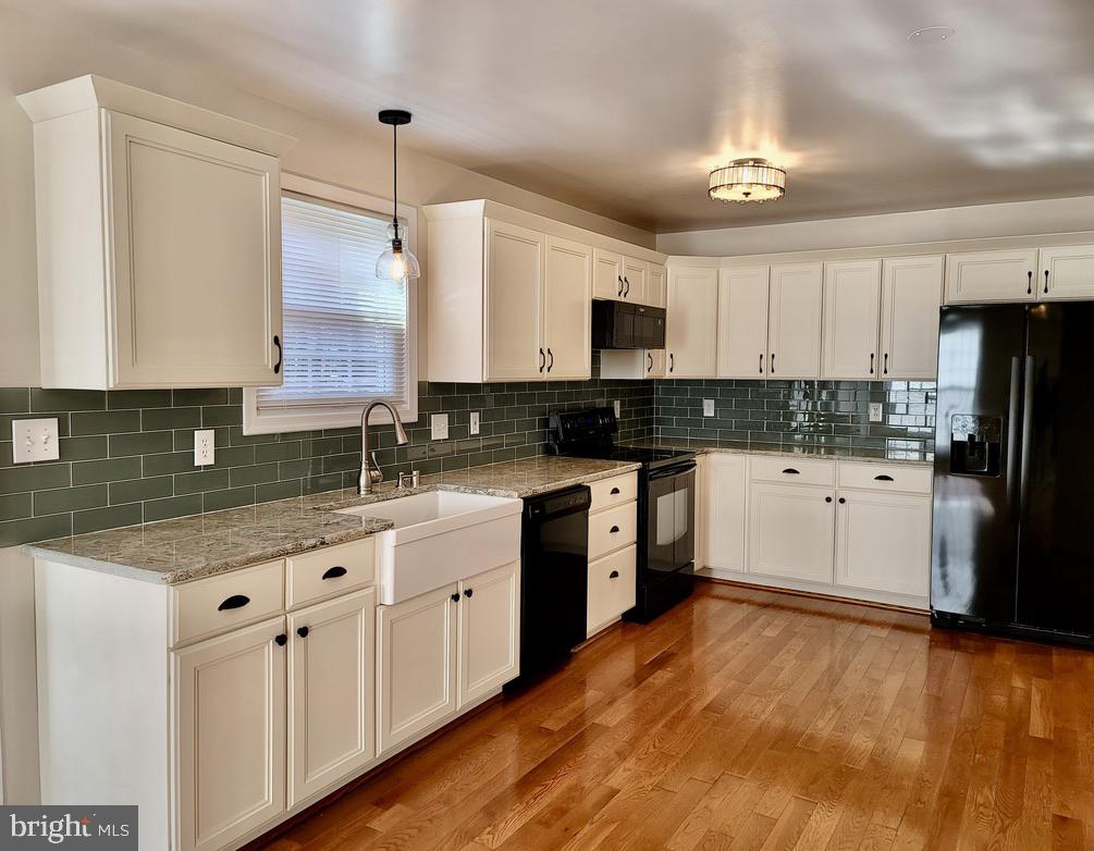 STONE RIVER - Residential Lease