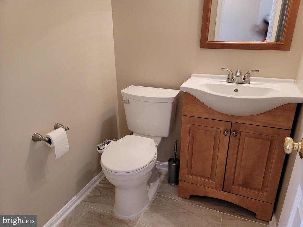 STONE RIVER - Residential Lease