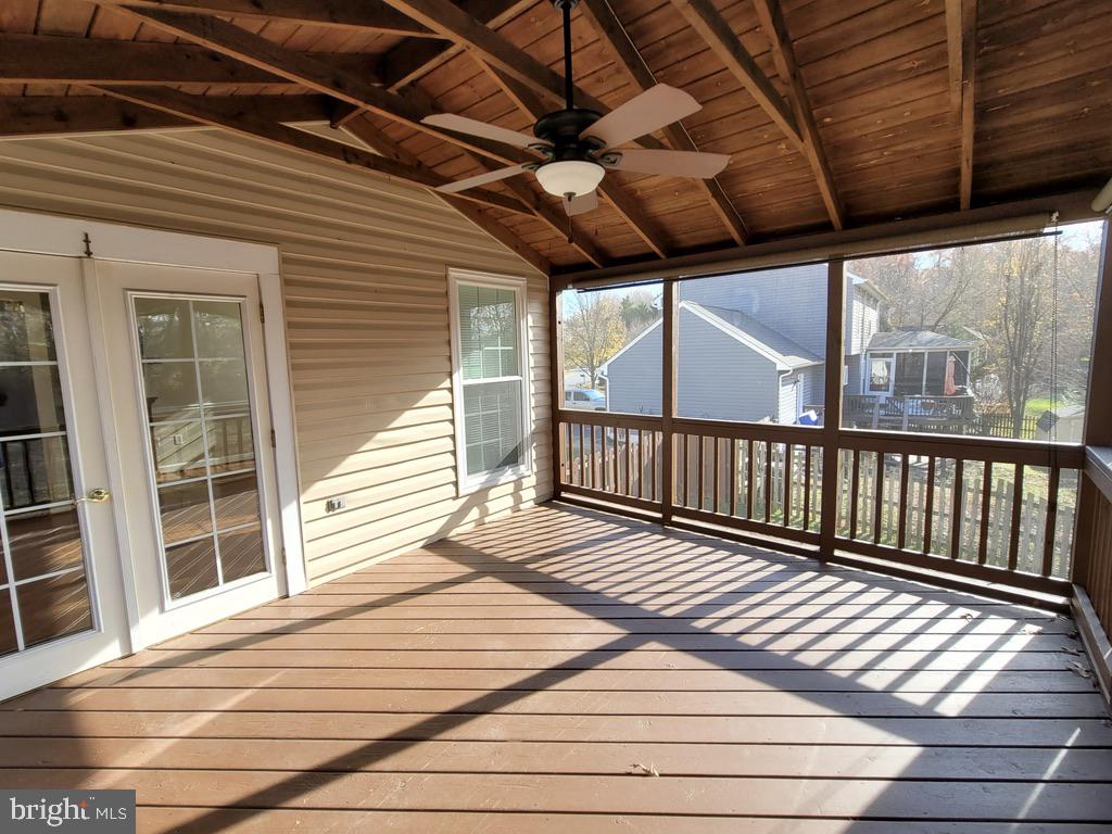 STONE RIVER - Residential Lease