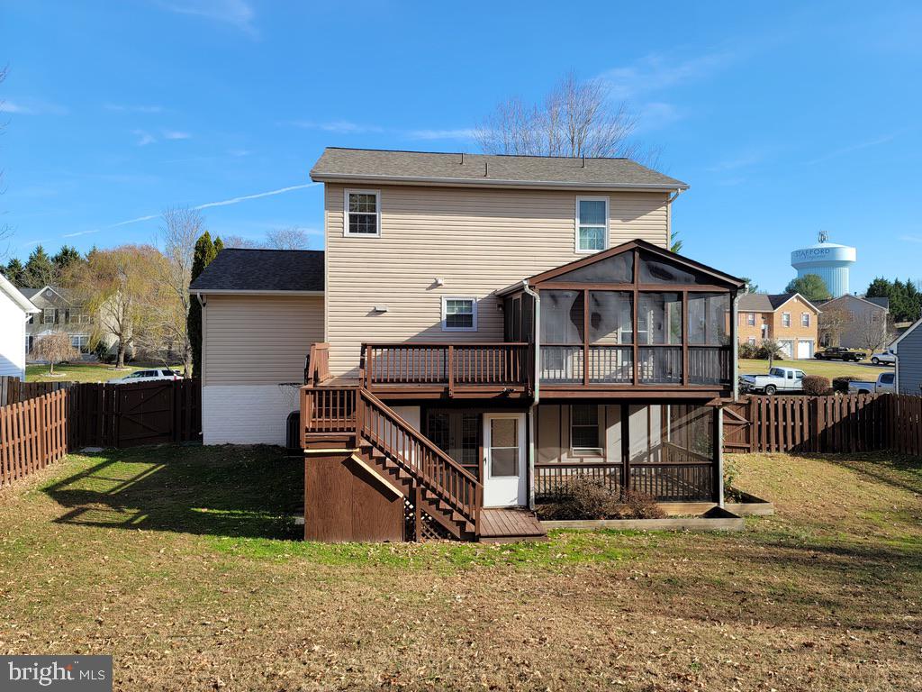 STONE RIVER - Residential Lease