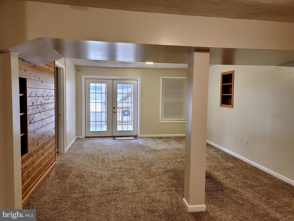 STONE RIVER - Residential Lease