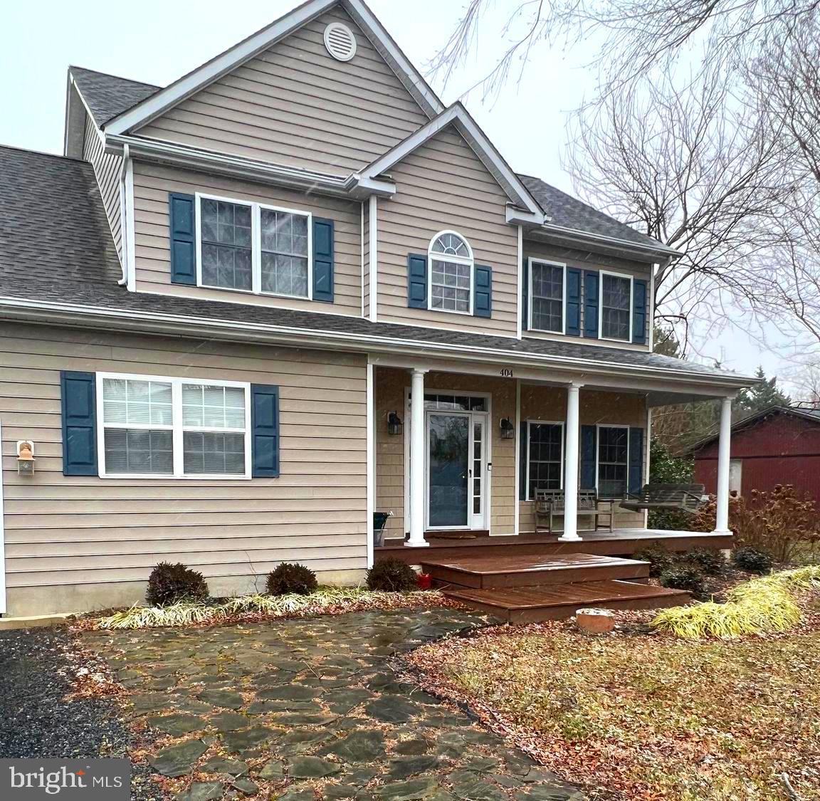 QUEEN ANNE COLONY - Residential Lease