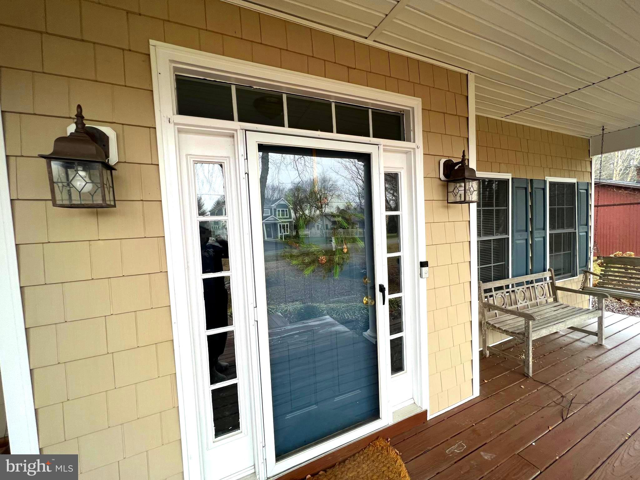 QUEEN ANNE COLONY - Residential Lease