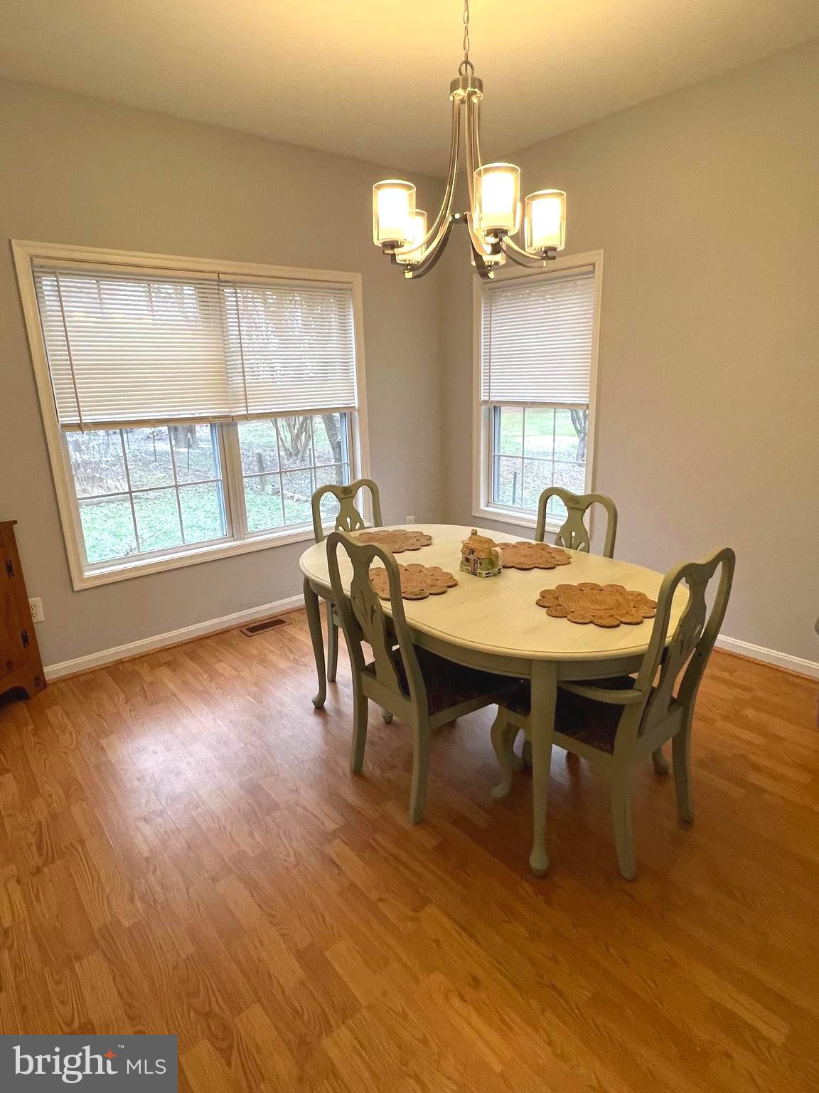 QUEEN ANNE COLONY - Residential Lease