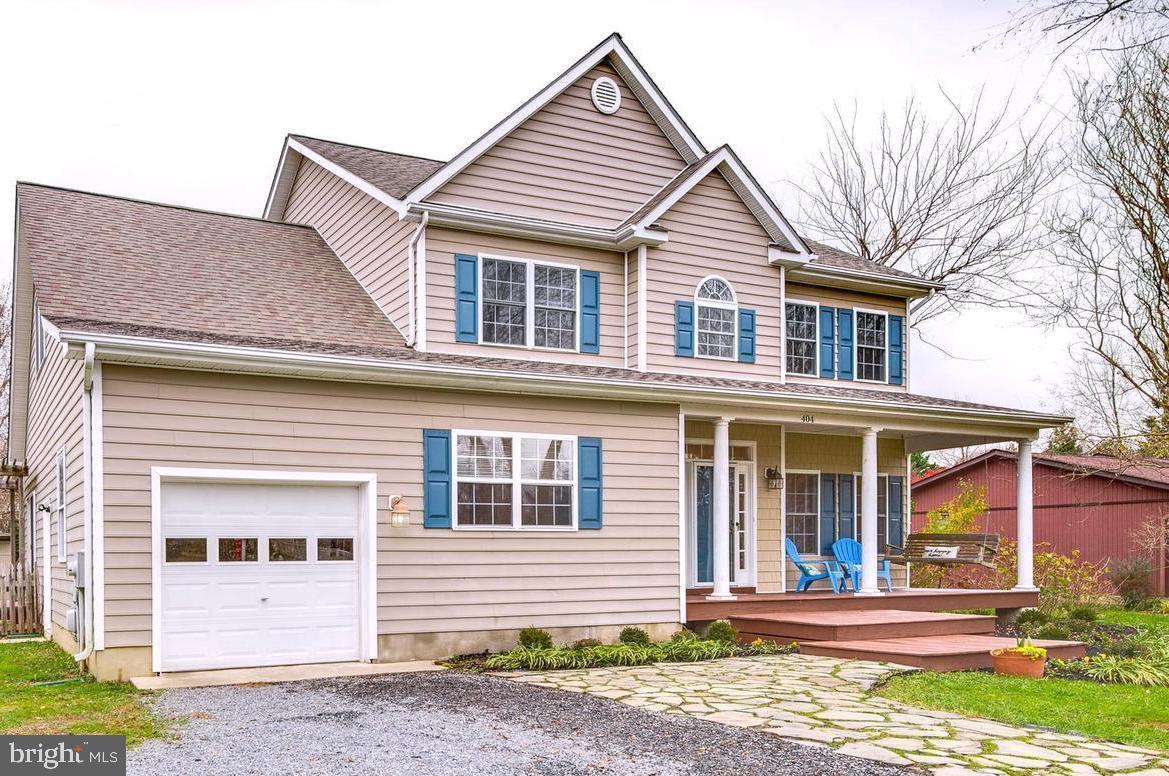 QUEEN ANNE COLONY - Residential Lease