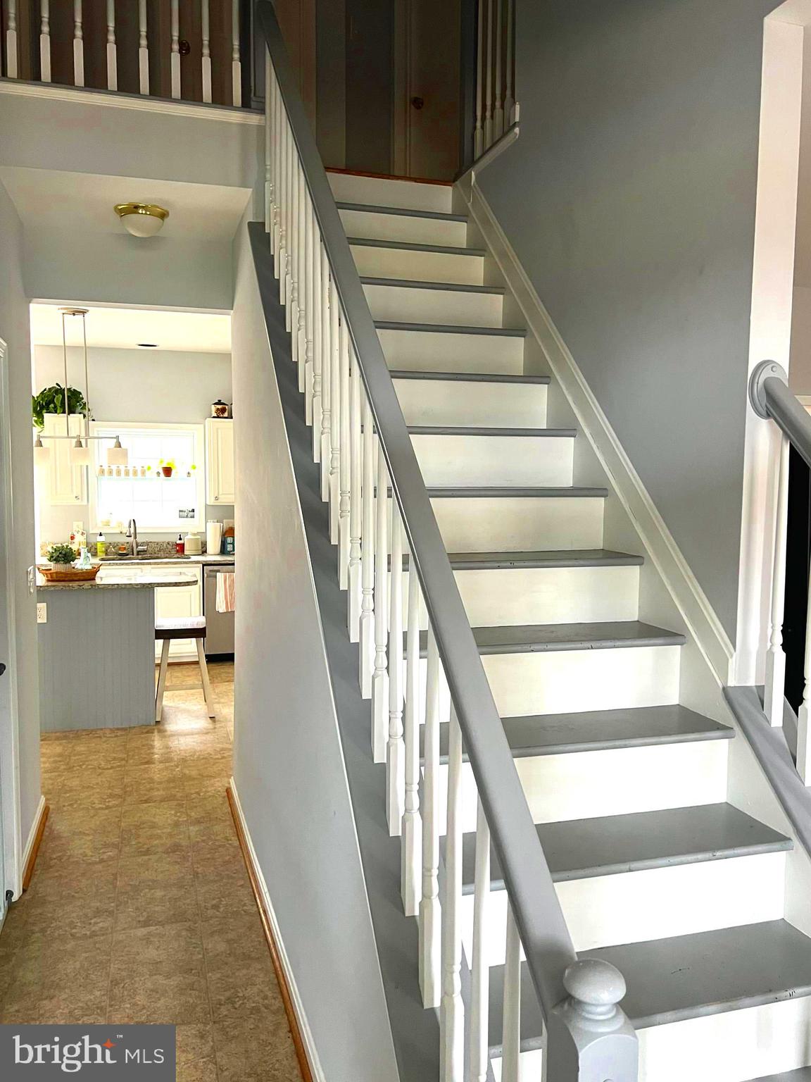 QUEEN ANNE COLONY - Residential Lease