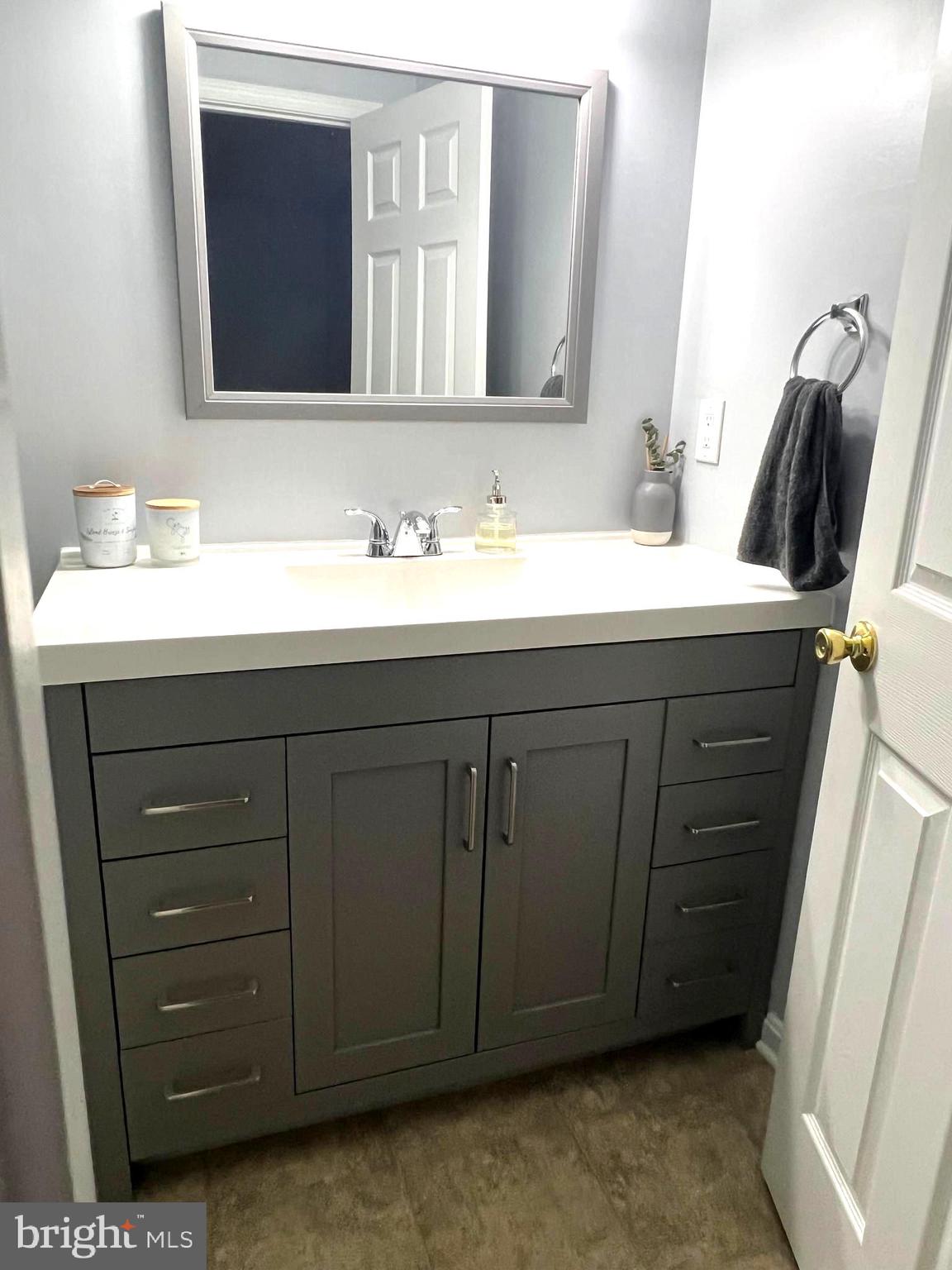 QUEEN ANNE COLONY - Residential Lease