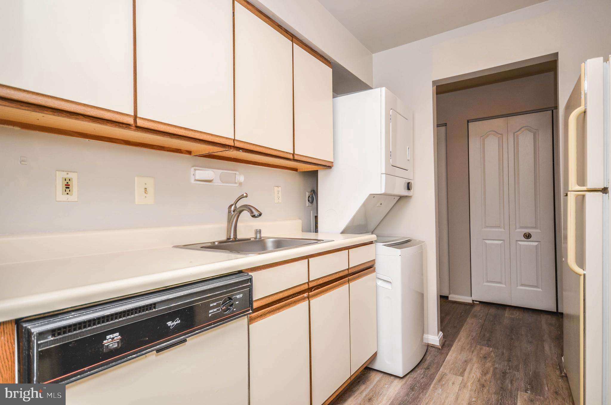 VILLAGE OF MONTGOMERY RUN - Residential