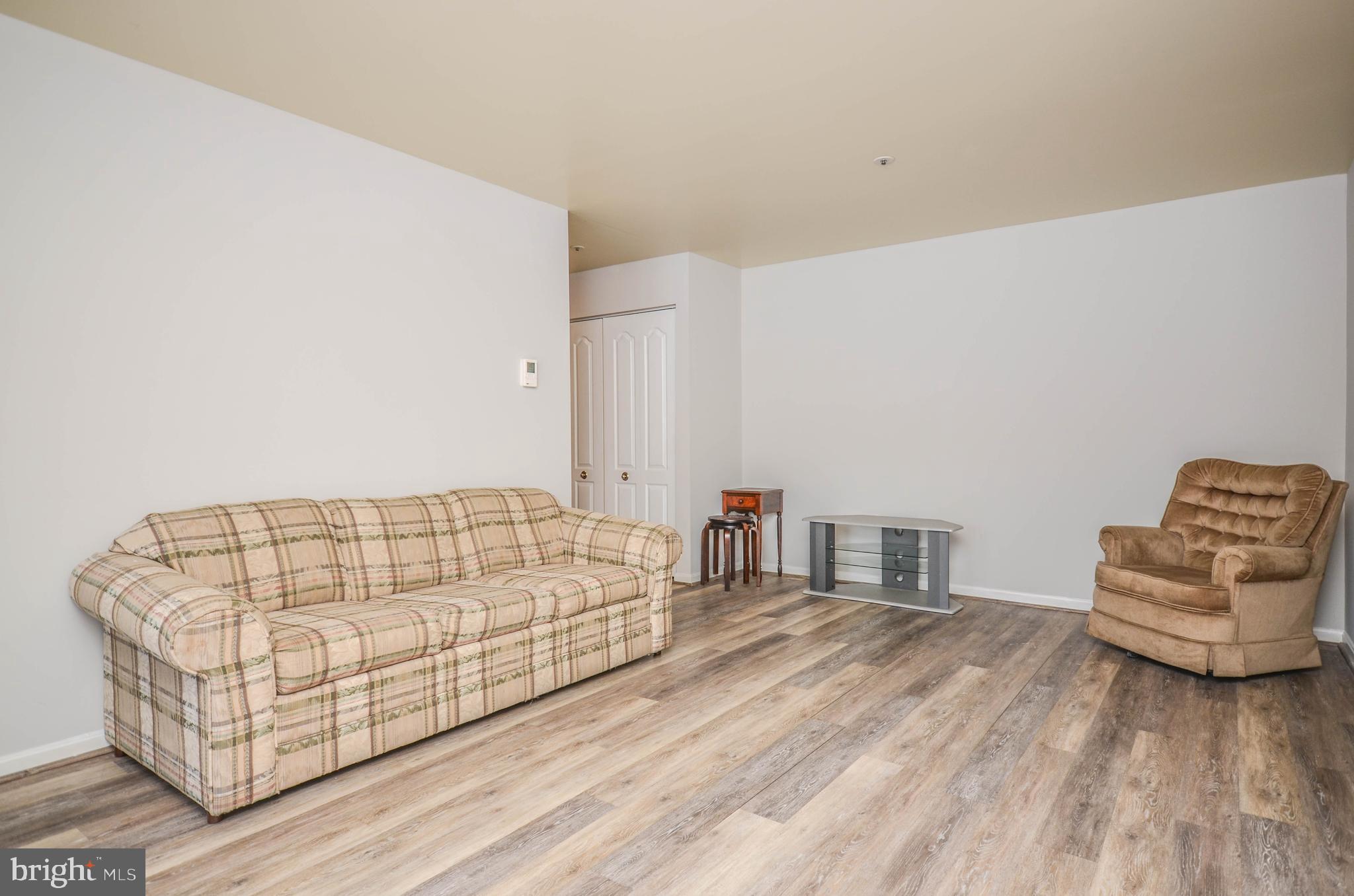 VILLAGE OF MONTGOMERY RUN - Residential