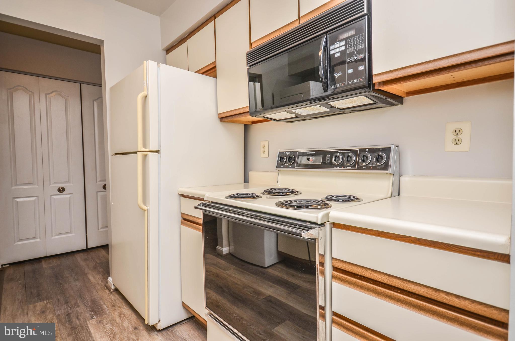 VILLAGE OF MONTGOMERY RUN - Residential