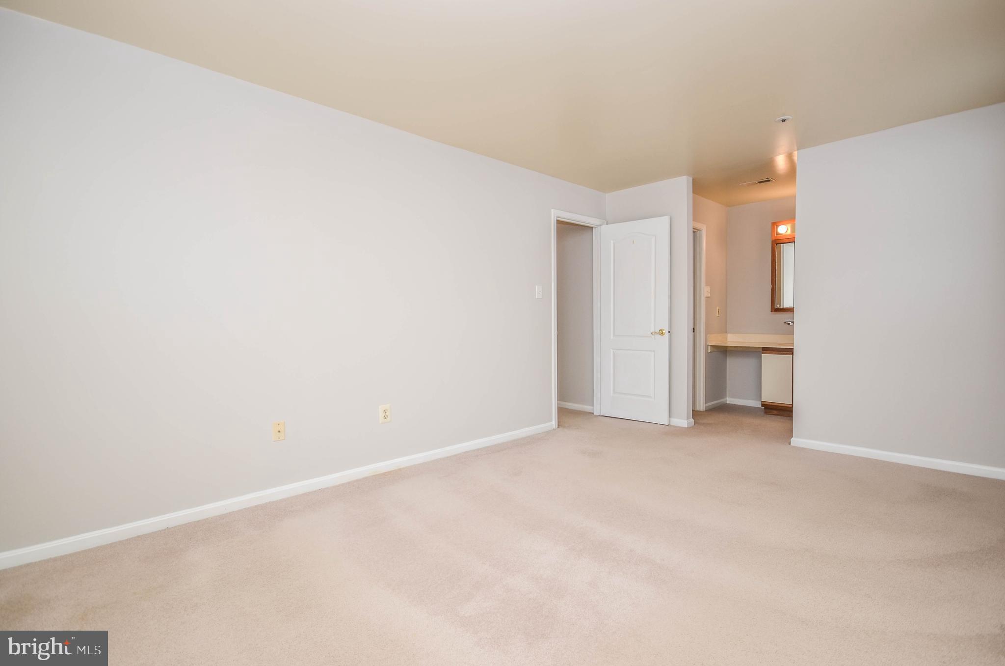 VILLAGE OF MONTGOMERY RUN - Residential