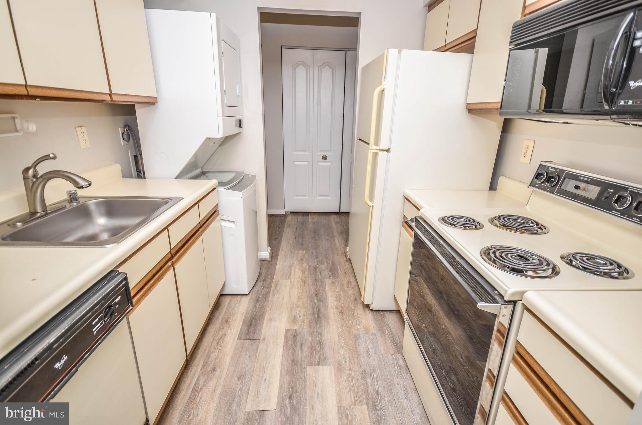 VILLAGE OF MONTGOMERY RUN - Residential