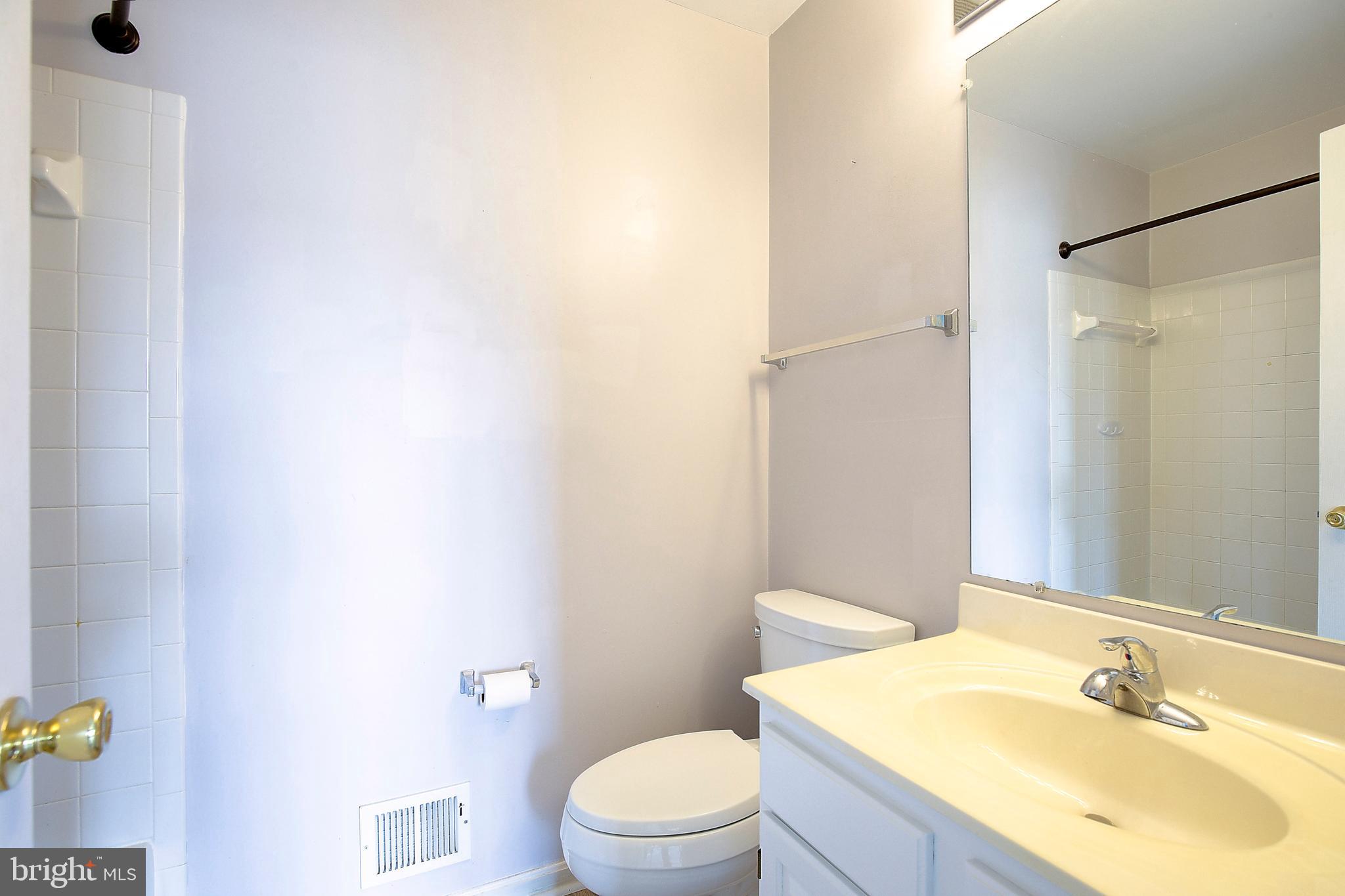 CEDAR GROVE AT CROFTON - Residential