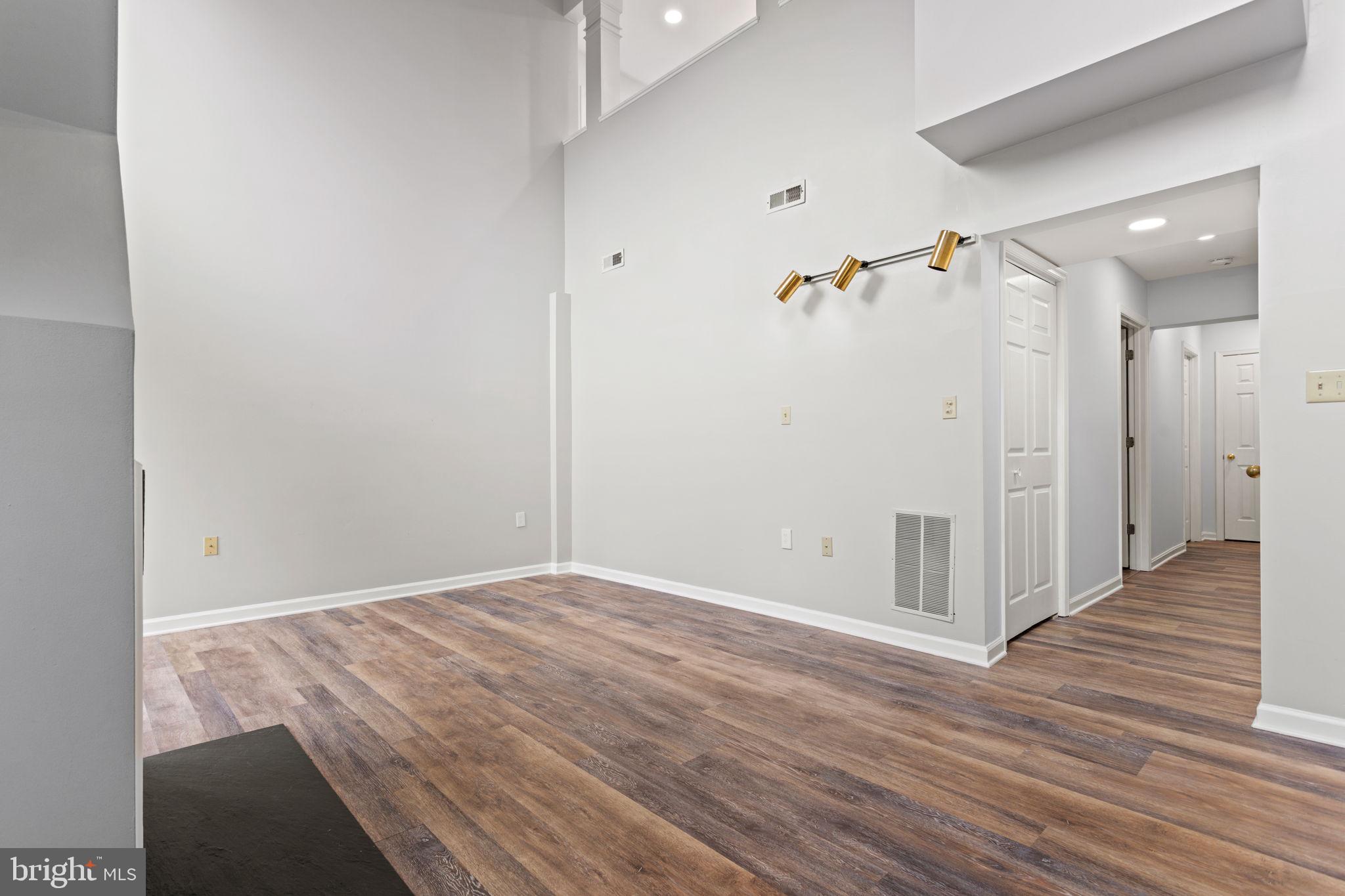 LAKE ANITA LOUISE - Residential Lease