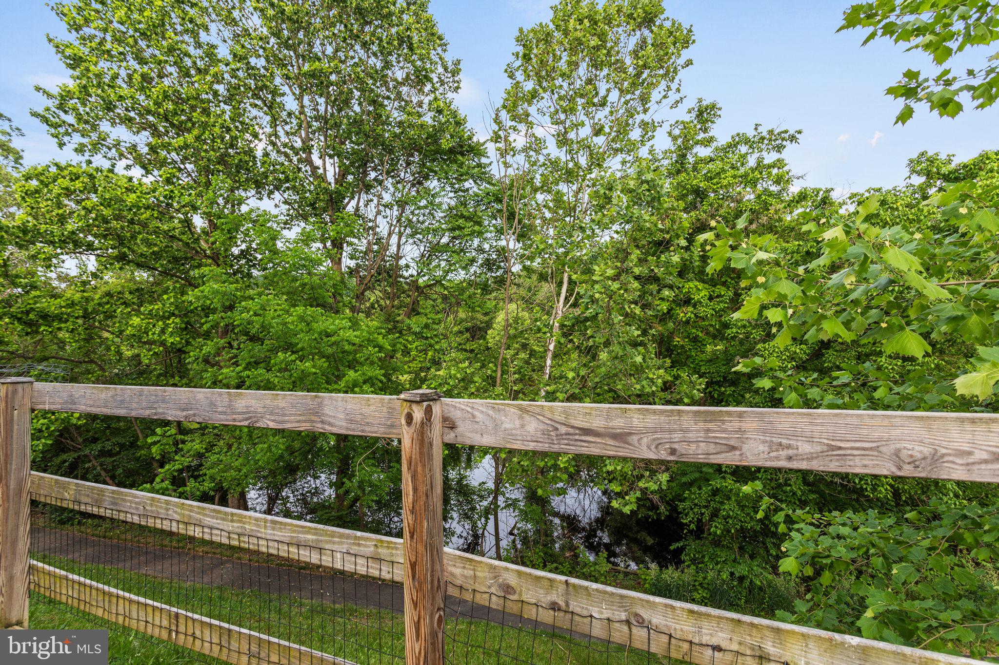 LAKE ANITA LOUISE - Residential Lease