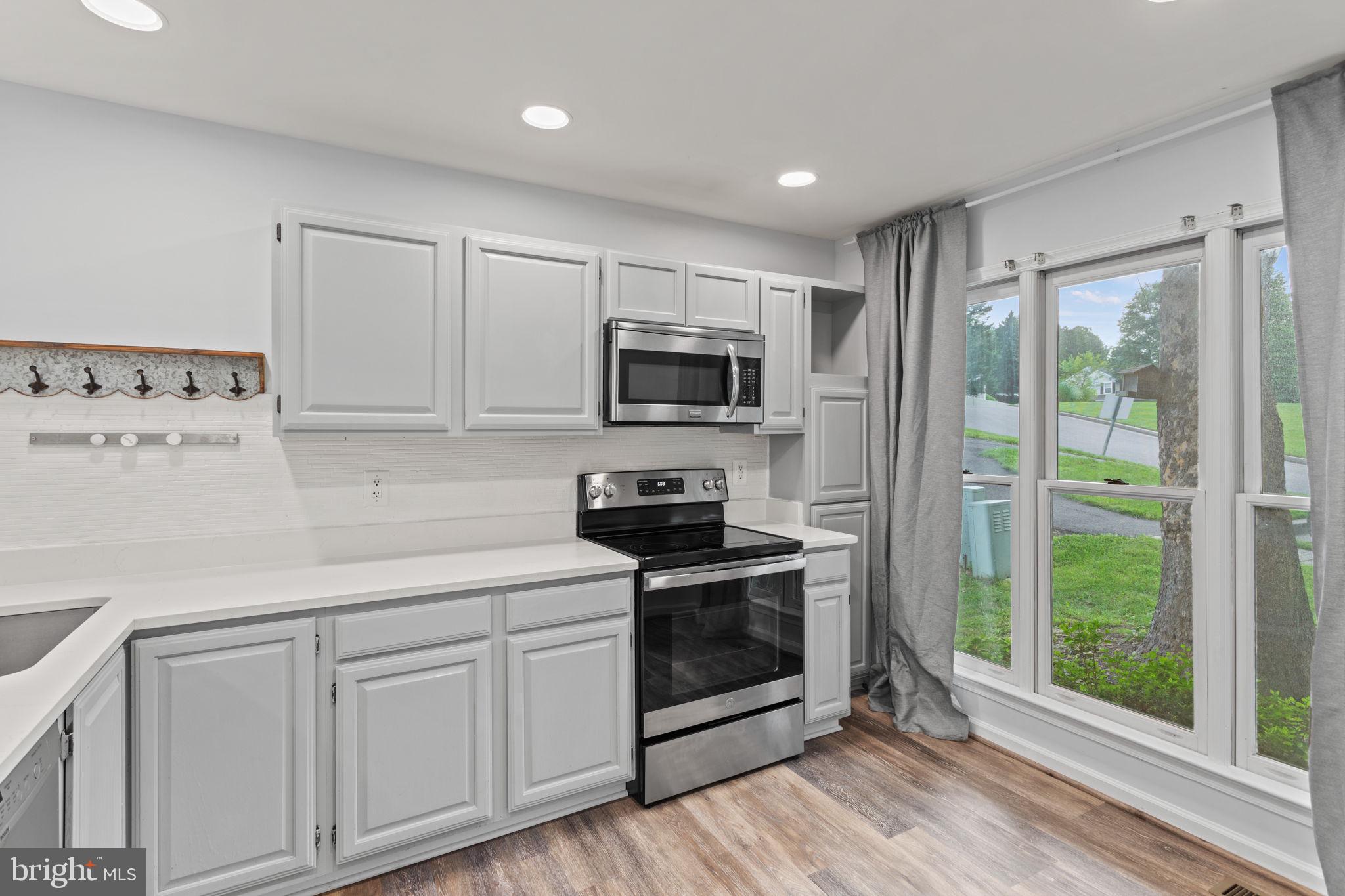 LAKE ANITA LOUISE - Residential Lease