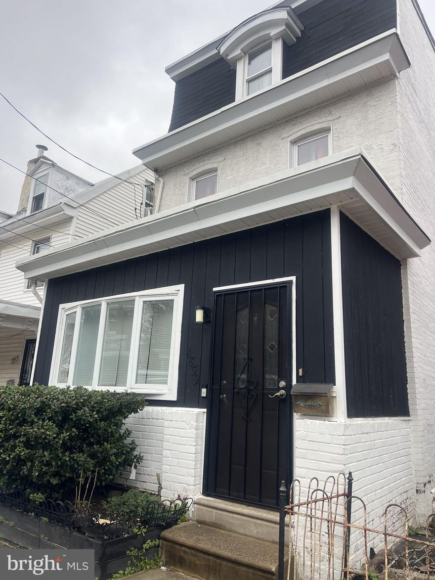 5 Bedrooms, 2 full bathrooms, 3-story single house with full finished basement in excellent condition.
Two kitchens - on 1st and 2nd Floors
Central air,  covered porch, deck, nice size back yard, ceiling fans.