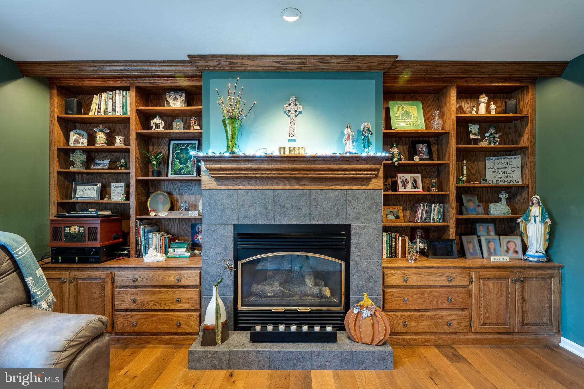 CAMBRIDGE VILLAGE - Residential