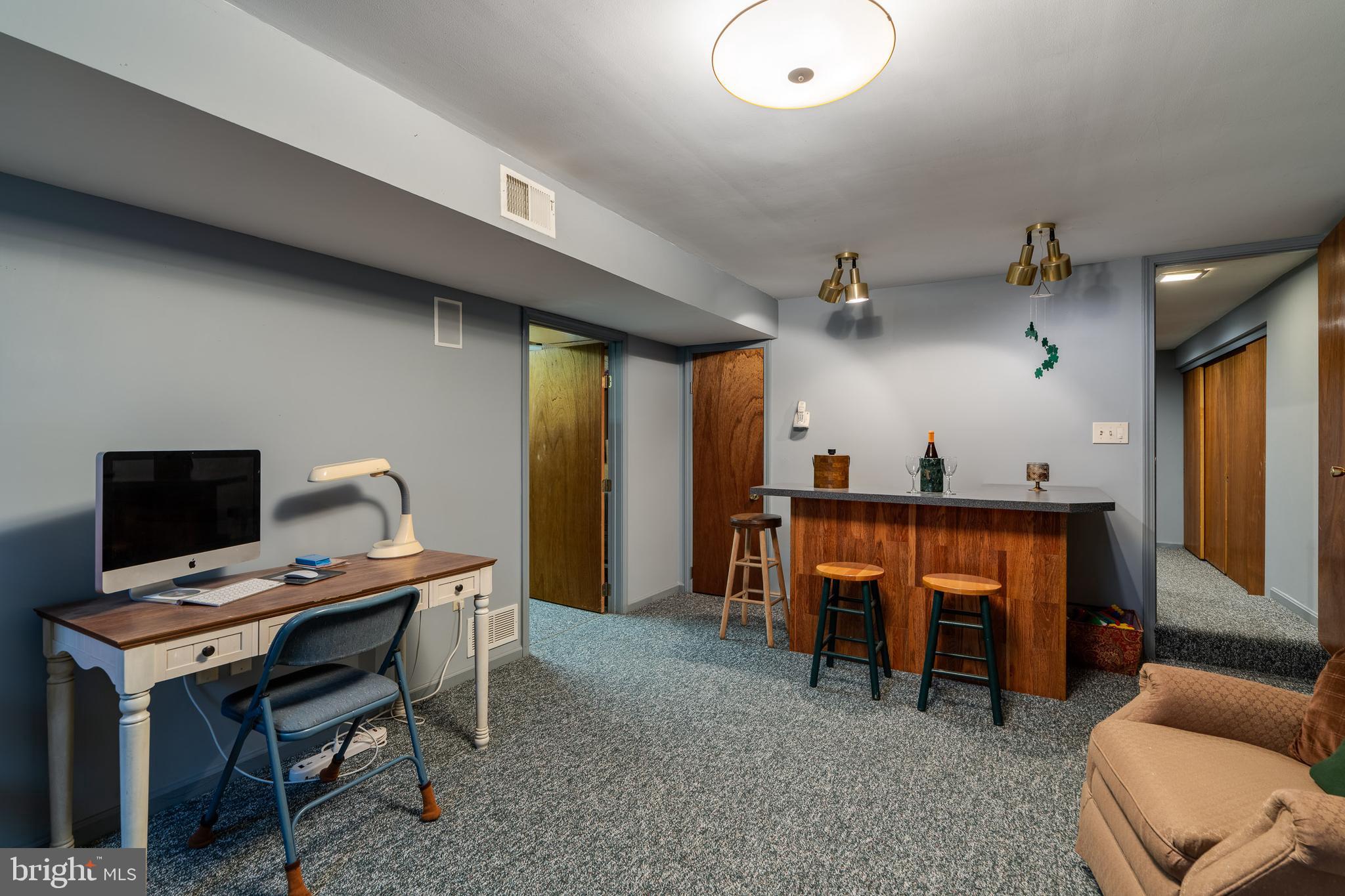 CAMBRIDGE VILLAGE - Residential